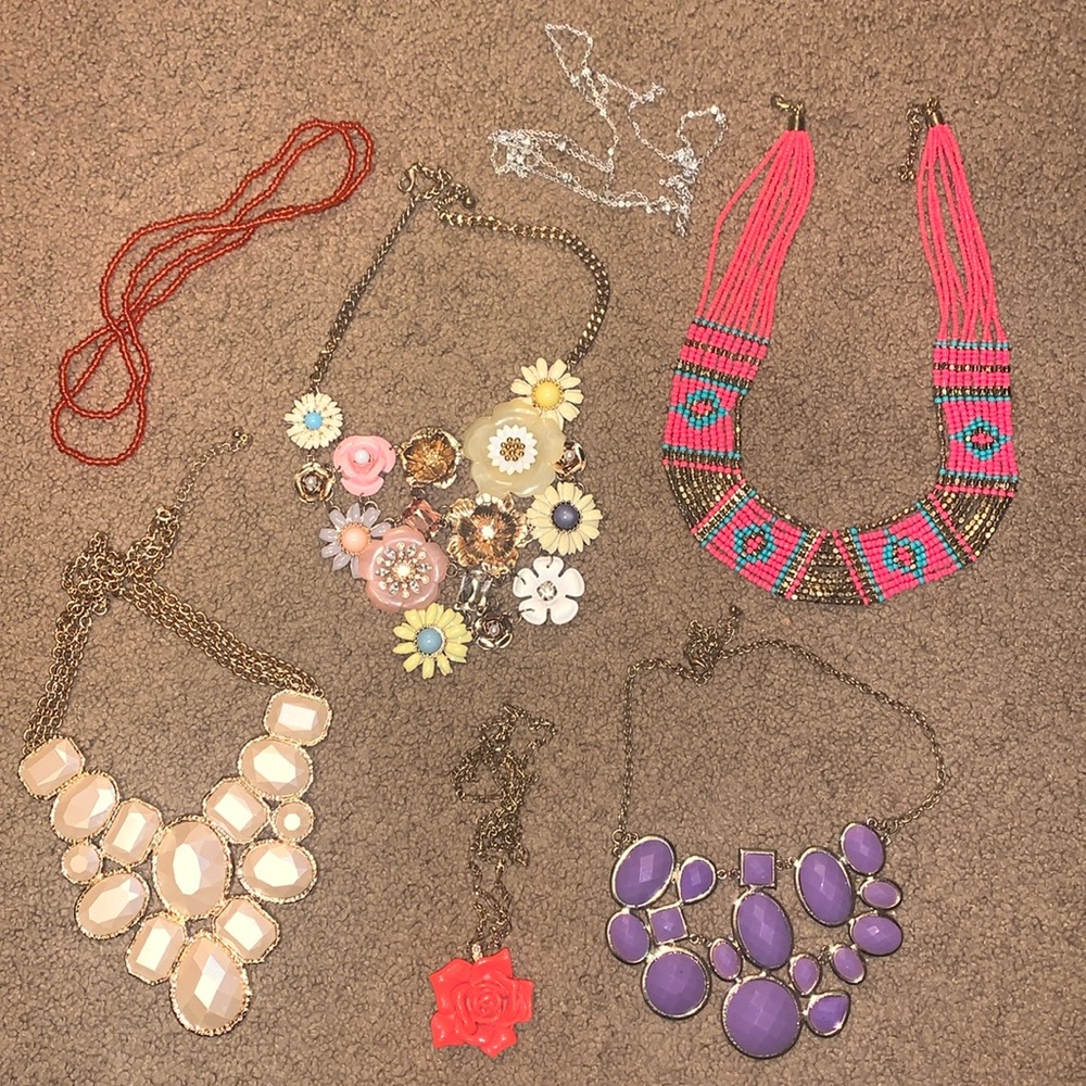 Lot of 7 necklaces
